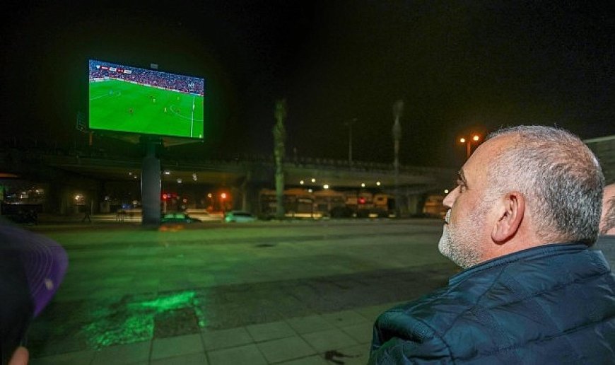 Canik'te Milli Maç Heyecanı Dev Ekranla Paylaşıldı