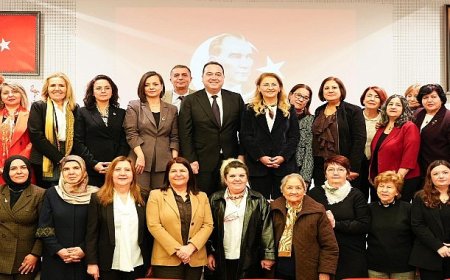 Kadın Belediye Başkanları Manisa’da Bir Araya Geldi