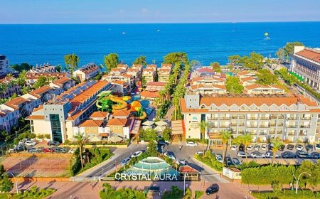 Kemer’de Çevre Duyarlılığı Ödülle Taçlandı: Crystal Aura Aqua Collection’a Anlamlı Plaket