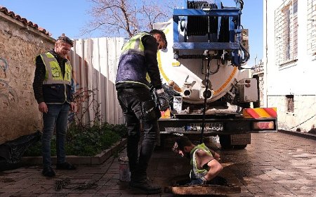 ASAT’tan Kaleiçi’nde kanalizasyon hattı temizliği