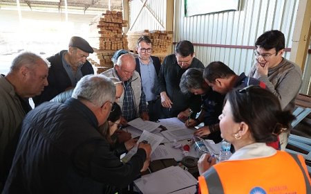 Büyükşehir arı kovanı hibesi ile üreticilerin yüzünü güldürüyor