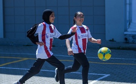 OSB Ortaokulunda 1.100 Öğrenciye İnegölspor Forması Dağıtıldı