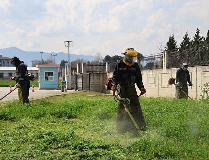Kartepe’de Yeşil Alanlarda Bakım Seferberliği