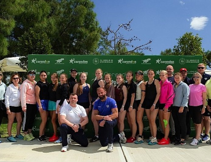 Rus tenisinin yıldızları toprak kort sezonuna Corendon Tennis Club Kemer’de hazırlanıyor