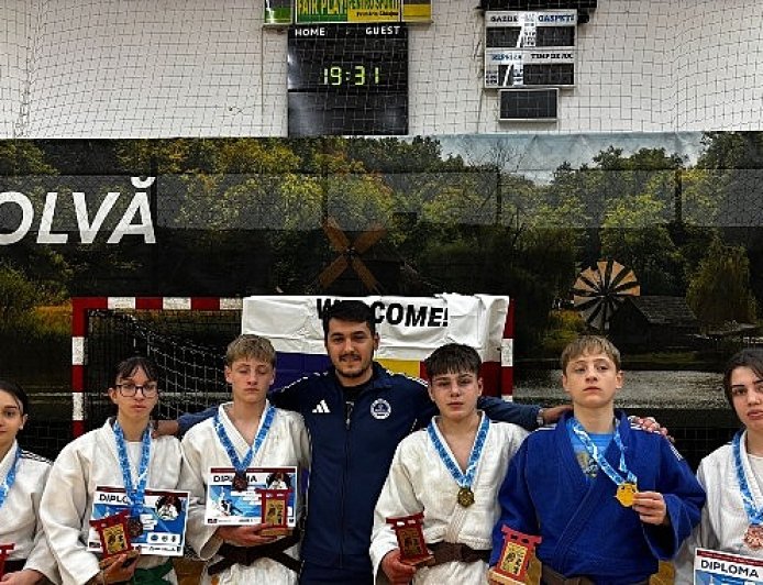 Kağıtspor’un başarısı her geçen gün katlanarak artıyor;  “Kağıtspor harikalar yaratıyor”