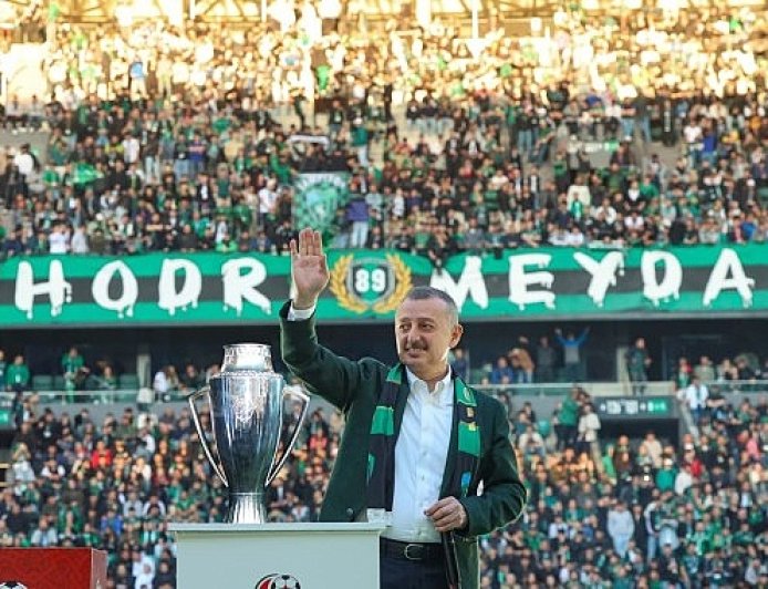 Büyükakın, Kocaelispor’un 60. yılını kutladı