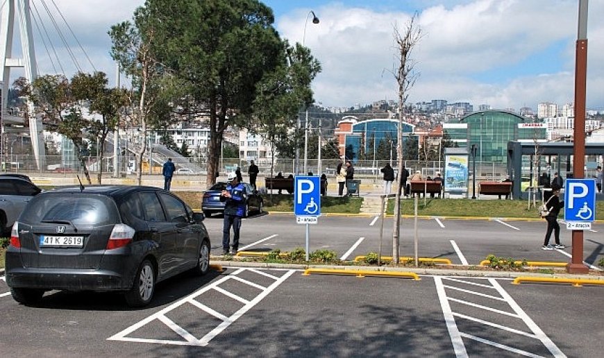 Büyükşehir Zabıtası’ndan çift taraflı parka müdahale