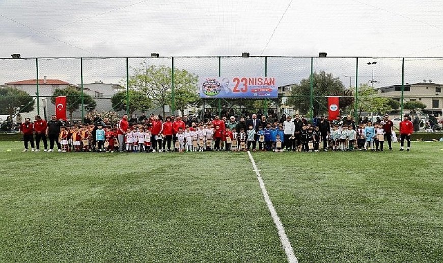 Menderes’te Minik Kramponlar Sahaya Çıktı