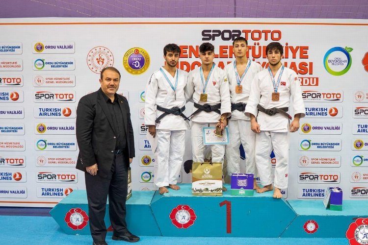 Türkiye’de judonun zirvesinde Kocaeli Kağıtspor var