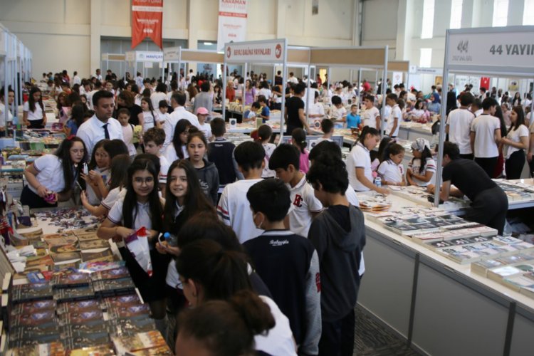 Karaman’da gençlerin kitap tutkusu