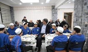 baskan-kocaman-kuran-kursu-ogrencileriyle-iftar-yapti.jpg