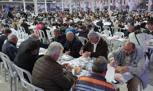 Başkan Topaloğlu’ndan Çamyuva’da iftar