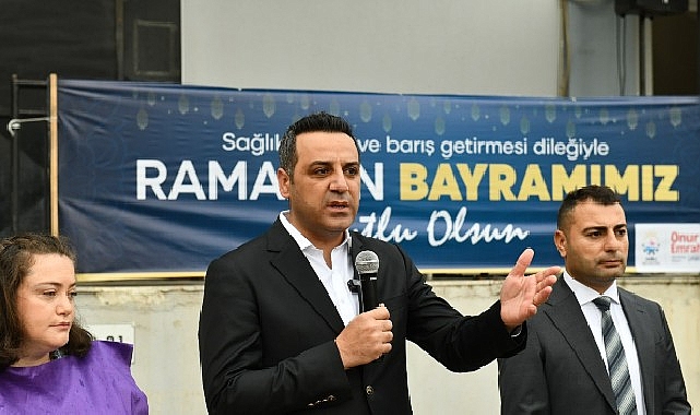 baskan-yildiz-belediye-personeli-ile-bayramlasti.jpg