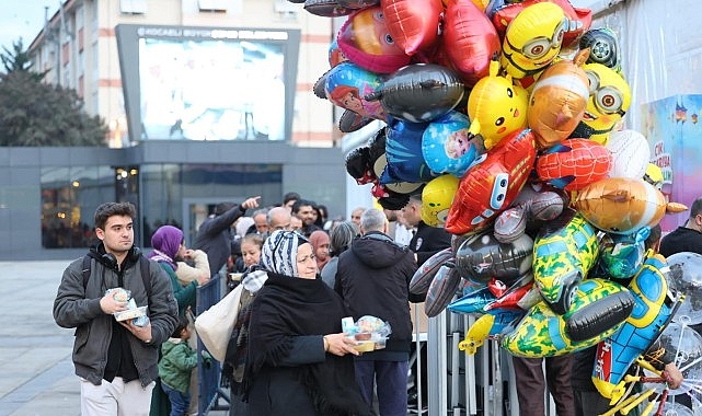 Büyükşehir’in iftar sofrası gönülleri buluşturuyor