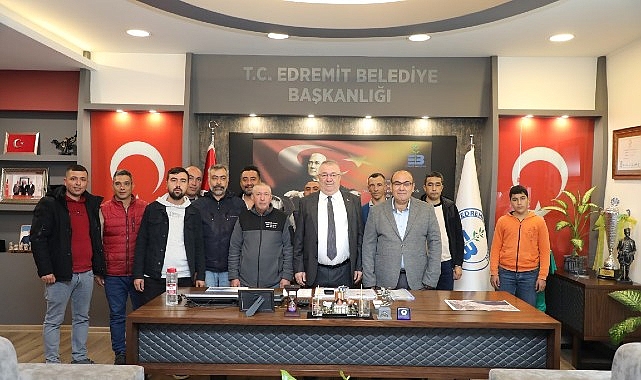 edremit-belediyesinde-bayram-coskusu.jpg