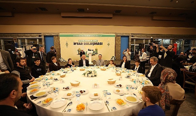 Kocaeli protokolü yetimlerle iftarda buluştu