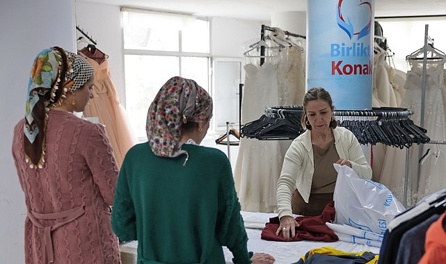 konakin-dayanisma-marketinde-bayram-yogunlugu.jpg