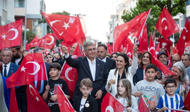 23-nisan-coskusu-izmirde-sokaklara-tasti.jpg