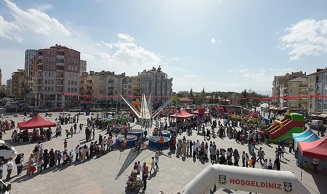 23-nisanda-cocuklar-doyasiya-eglendi.jpg