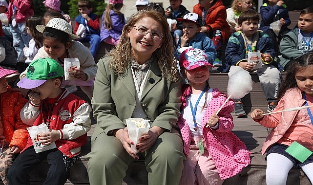 bakirkoy-egemenlik-festivali-tum-nesesiyle-basladi.jpg