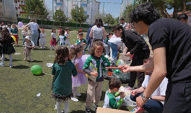 buyuksehir-genclik-meclisi-cocuklarin-23-nisan-coskusunu-paylasti.jpg