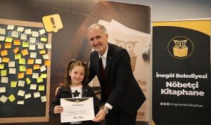 inegol-belediyesi-nobetci-kitaphanelerinin-enleri-odullerini-aldi.jpg
