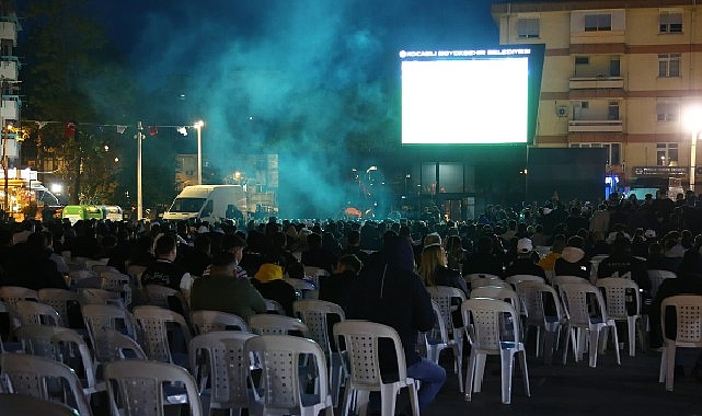 meydan-sampiyon-kocaelispor-sesleriyle-inledi.jpg