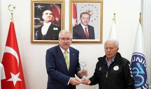 rektor-prof-dr-budak-sporun-ve-sporcunun-her-daim-yanindayiz.jpg