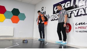 robot-yarismasinda-oduller-sahiplerini-buldu.jpg