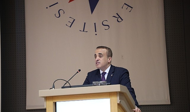 uzm-dr-bekir-aktura-saglik-hizmetlerinde-ekip-calismasi-hasta-memnuniyetini-artirir.jpg