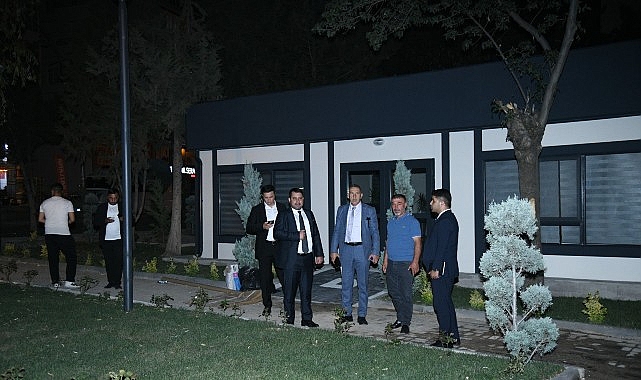 sancak-parki-ve-cay-bahcesi-yenileme-calismalari-suruyor.jpg