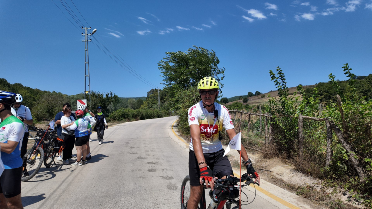 tandem-bisikletlerle-umuda-pedal-cevirdiler-2-buyuk-1756402322-884-x750