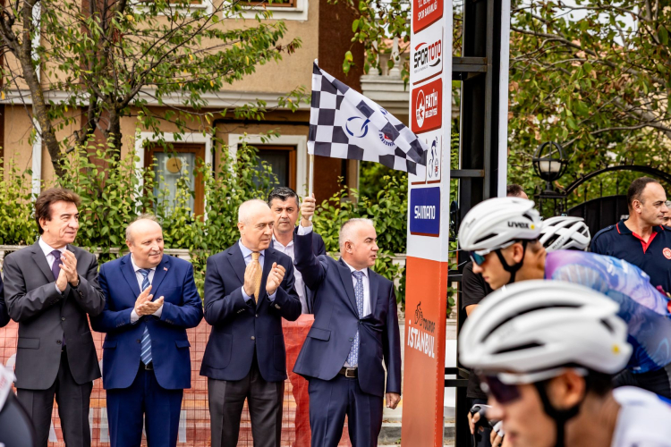 1757085457-tour-of-stanbul-un-kinci-etab-ile-de-tamamland-1757087494-127-x750