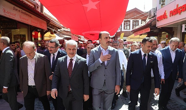 baskan-altay-4-tarihi-bedesten-alisveris-gunlerine-destek-veren-esnafa-ve-ziyaretcilere-tesekkur-etti.jpg