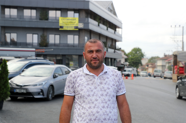 kazimpasa-cumhuriyet-mahalle-muhtari-turgay-haldizoglu-1759146939-990-x750