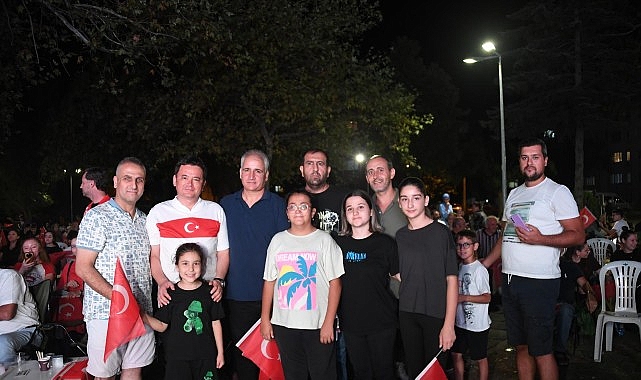 osmangazi-belediyesi-milli-heyecani-meydanlara-tasidi.jpg