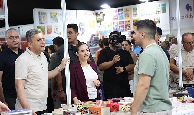 antalyalilardan-15-antalya-kitap-fuarina-yogun-ilgi.jpg