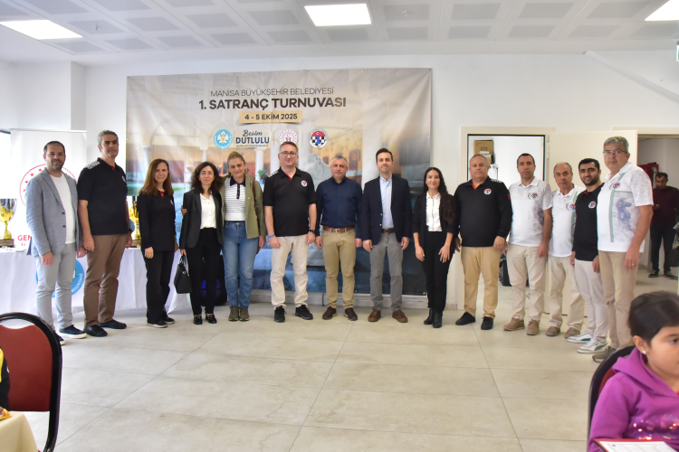 buyuksehir-satranc-yarismasinda-oduller-sahiplerini-buldu-11-1759848591-506-x750