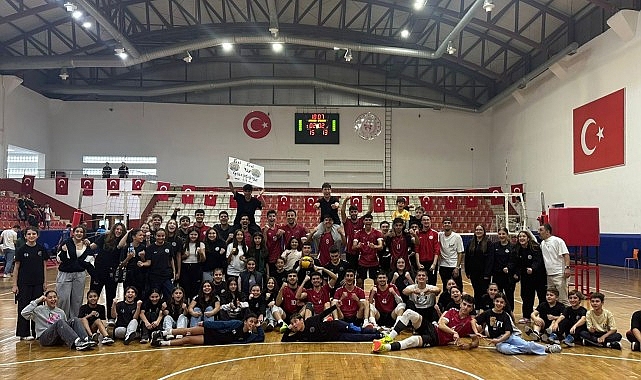 golcuk-belediyespor-erkek-voleybol-takimi-galibiyetle-basladi.jpg
