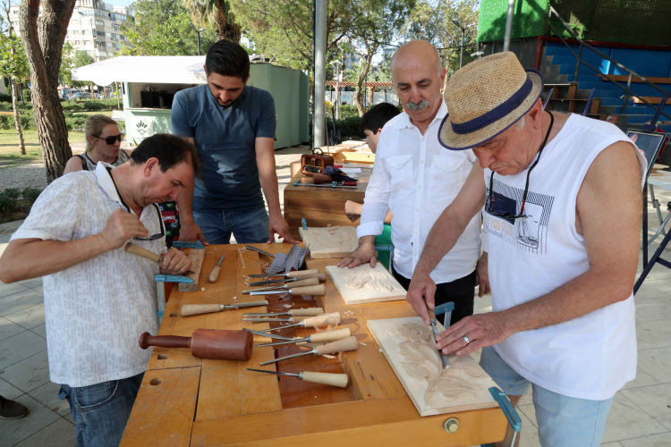 karabaglar-belediyesi-ahsap-oyma-1-1759394938-180-x750