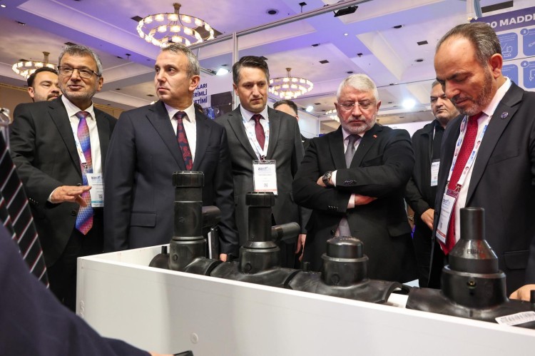 12-1-1762343913-647-x750