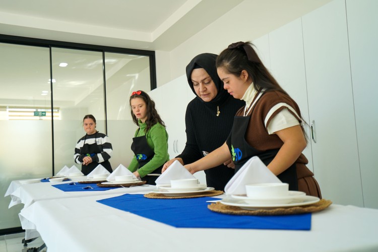 2-11-1762170614-759-x750