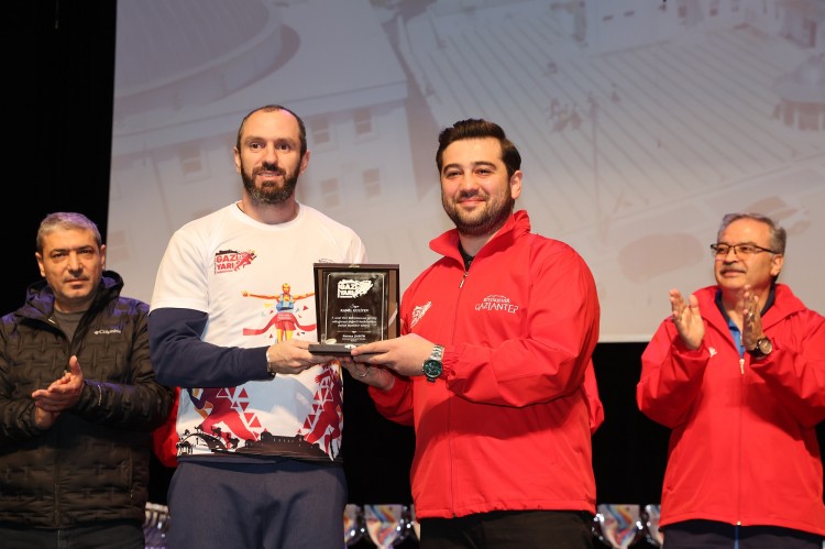 7-nci-gazi-yari-maratonu-odulleri-sahiplerini-buldu-6-1764509609-98-x750