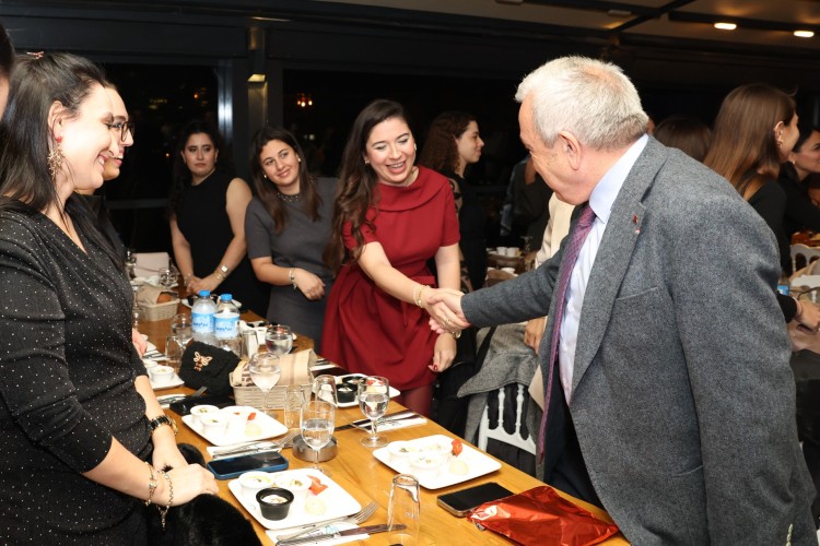 kutlama-2-1-1764061086-996-x750