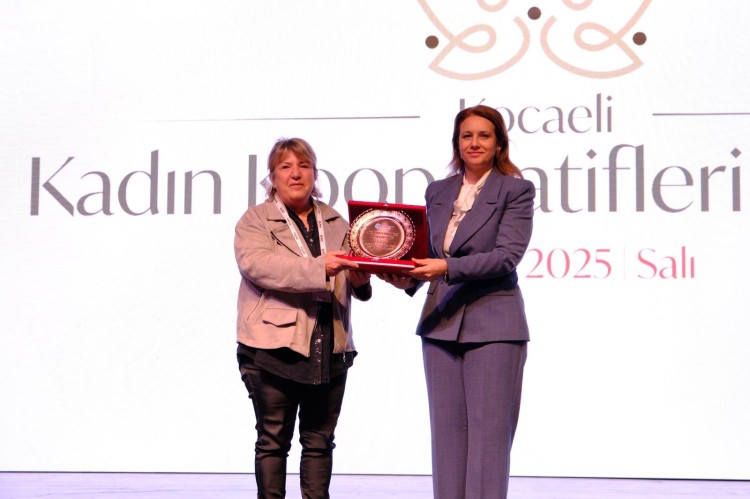 ureten-kadinlar-guclu-yarinlar-2-1762332525-255-x750