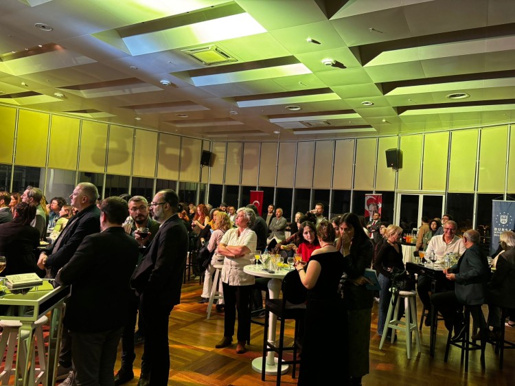 whatsapp-image-2025-11-27-at-21-12-28-1764268689-748-x750