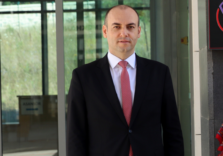 1764935076-01-s-enol-vatansever-1-1765112567-780-x750