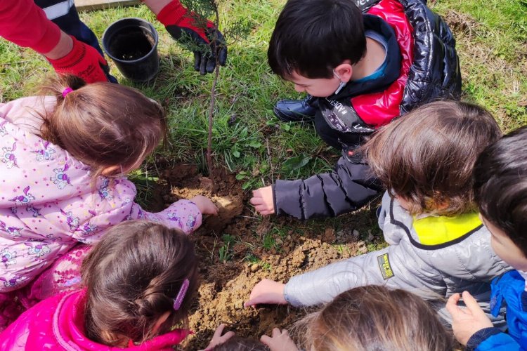 Kocaeli İzmit Belediyesi minik öğrencileri  doğayla buluşturdu