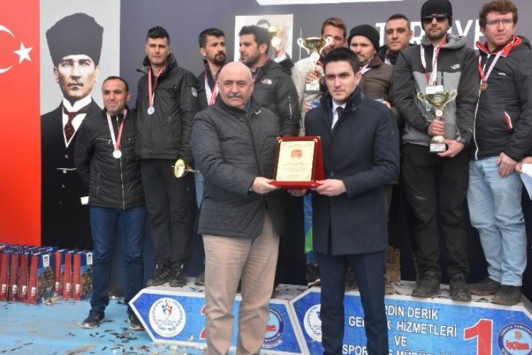 Bursa İnegöl Belediyespor yamaç paraşütünde şampiyonluğu bırakmadı