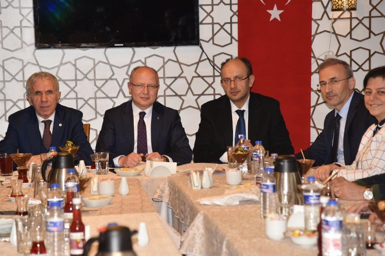 AK Parti Bursa’da istişareleri sürdürüyor
